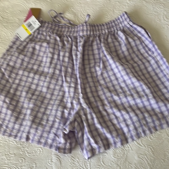 Riley & Rae Women’s plaid Lightweight Lilac Petal Shorts Size M NWT - Picture 6 of 11